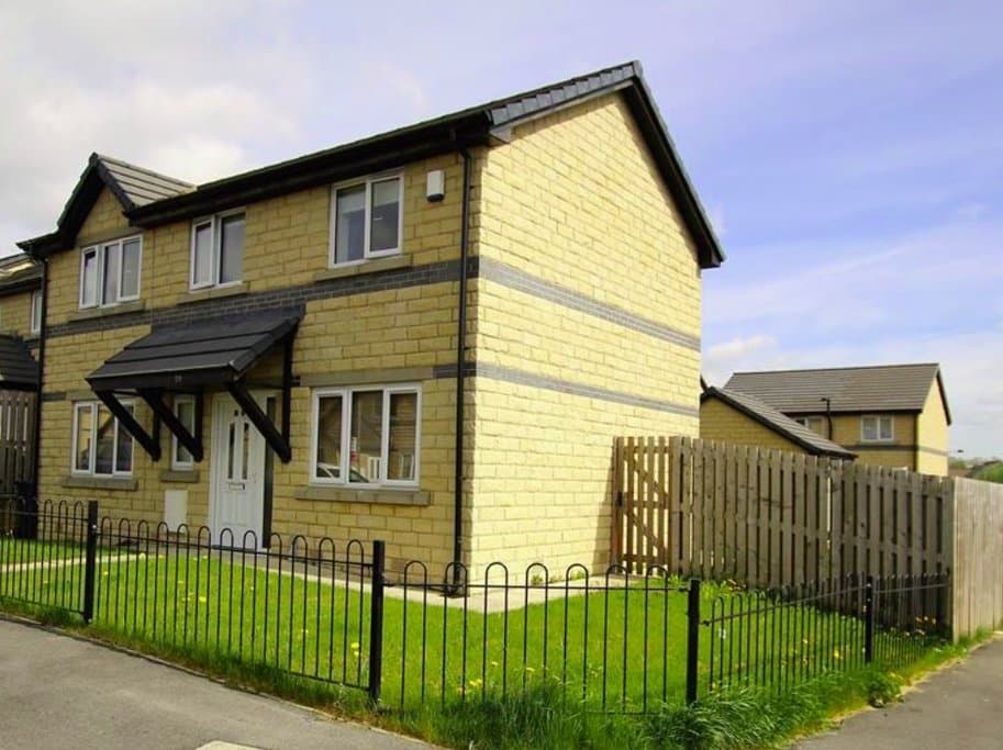Redwood Crescent, Bradford , BD4